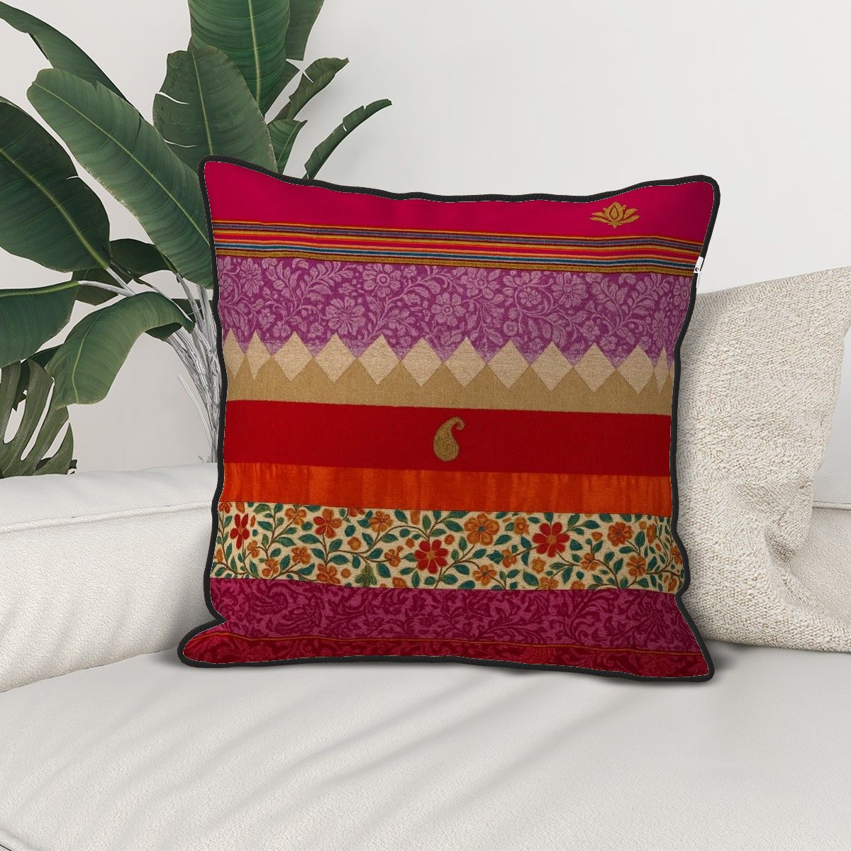 🌸 Boho Velvet Dreams Pillow Cover – Double-Sided Design, Soft Velvet Luxury